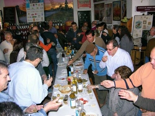 Gran ambiente en la VII Muestra del Mosto de Moguer