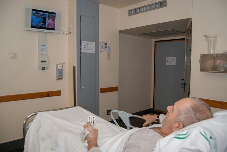 La tele en el Hospital Juan Ramón Jiménez, gratis desde este miércoles