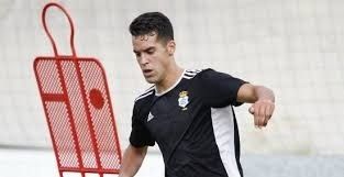 Y en un nuevo episodio surrealista Ismael Benktib aparece inscrito... con el Atlético Onubense