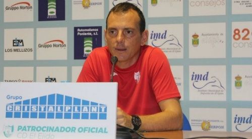 Alberto González: 'El Recre tiene un grandísimo equipo y nos planteará un partido duro'