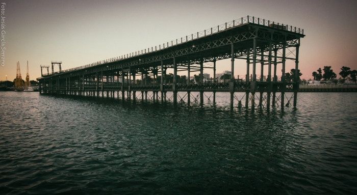 Una imagen del Muelle del Tinto desde el Odiel gana el I Premio ‘Huelva, patrimonio cultural europeo’