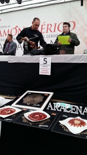 Antonio Sánchez se lleva el Concurso de Cortadores en la Feria del Jamón de Aracena