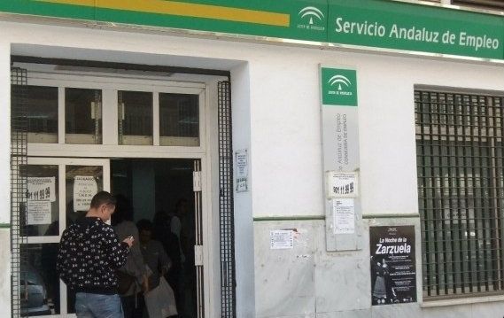 En octubre, 571 parados más