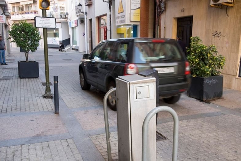 Peligroso descontrol en las calles peatonales