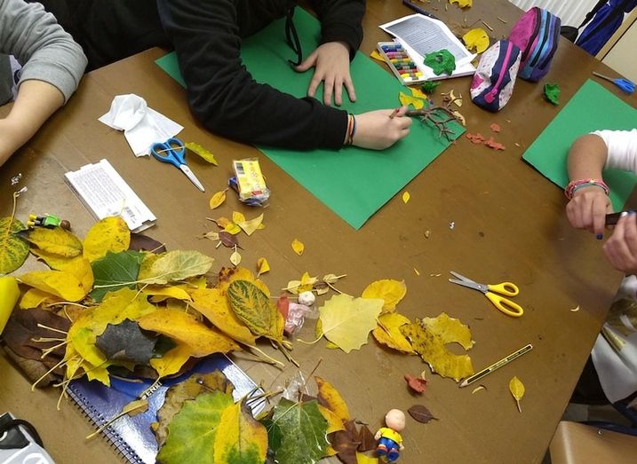 Alumnos del IES José Caballero presentan la figura de Juan Ramón Jiménez con el vídeo stop motion ‘Filmar a Platero’