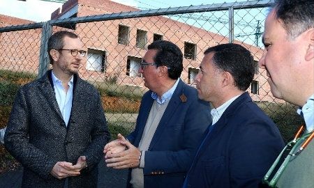 Javier Maroto tilda el Chare de la Sierra como el “monumento a la vergüenza del PSOE”
