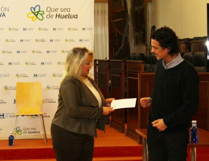 Luis Felipe Blasco recibe el IX premio de Textos Teatrales Jesús Domínguez por 'Toda la noche he visto volar pájaros'