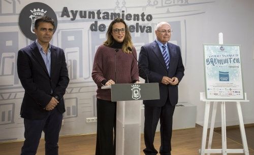 El Diego Lobato acoge este jueves la segunda edición del torneo solidario 'Un juguete por el bádminton'