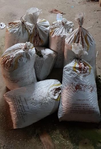 Buscan al propietario de ocho sacos de aceitunas sustraídas en Ayamonte