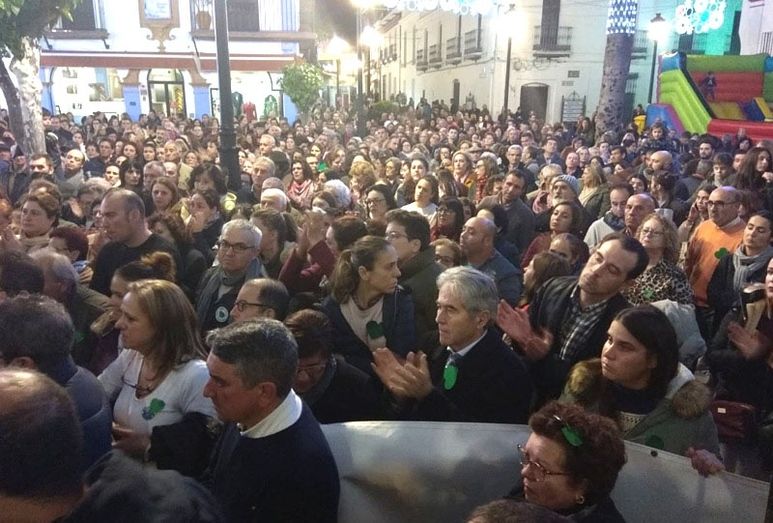 Masiva concentración en Almonte para pedir que 'se depuren responsabilidades' sobre el cuchillo investigado
