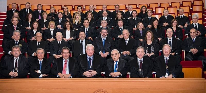 El Colegio de Abogados distingue a 57 letrados con 50 y 25 años de dedicación a la profesión