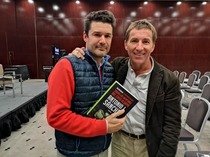 Antonio J. Sánchez: 'Lo más exquisito del ser humano lo tiene aquí el lector en una historia que sin duda le dejará un buen sabor de boca'