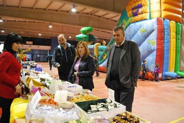 Abierto al público el mercadillo navideño 'La milla de oro' de Isla Cristina
