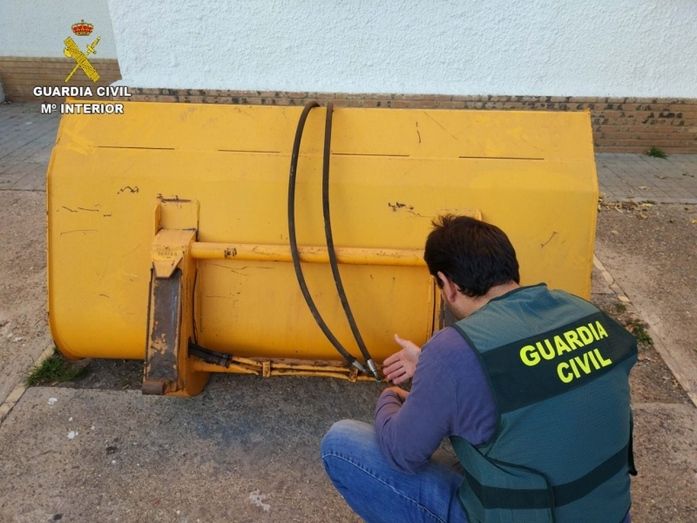 Arrestan al autor del hurto de una pala-cargadora de una explotación agrícola de Almonte