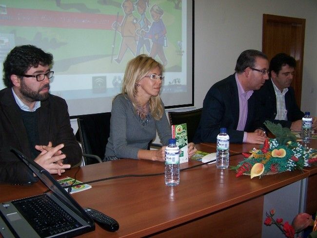 La Junta edita una guía que incluye nueve rutas por la Sierra de Huelva