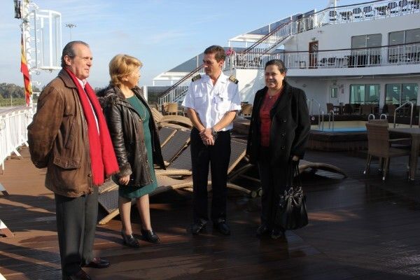 El ferry de Naviera Armas transporta más de 26.000 pasajeros tras realizar 37 escalas en el Puerto onubense