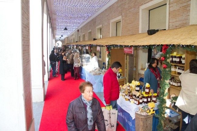 La muestra de dulces navideños genera un volumen de ventas aproximado de 45.000 euros
