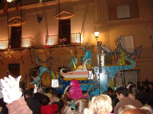 La Cabalgata de Reyes de Ayamonte lanzará 4.000 kilos de caramelos