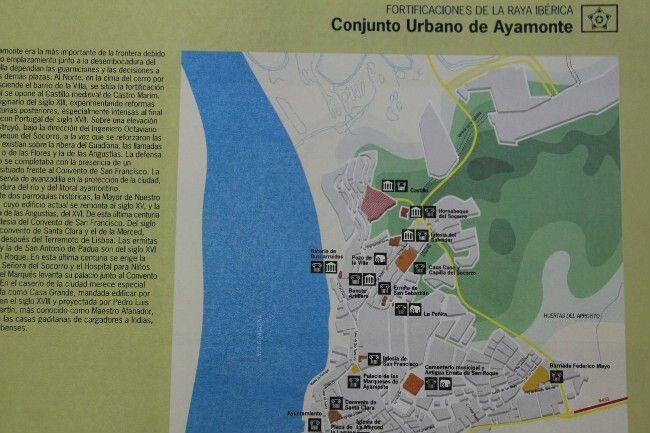 La Consejería de Cultura coloca nueva señalética en Ayamonte