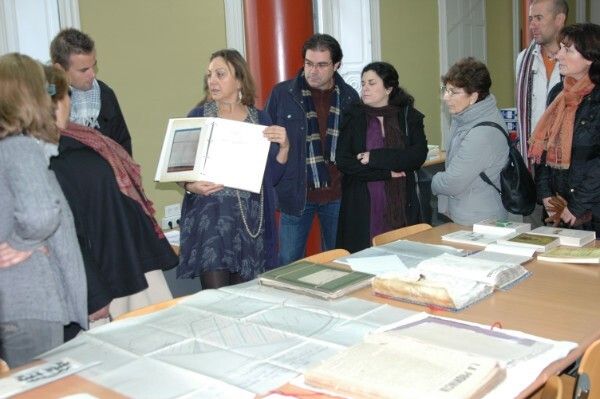 El archivo municipal muestra a los ciudadanos sus fondos, datados desde el año 1267