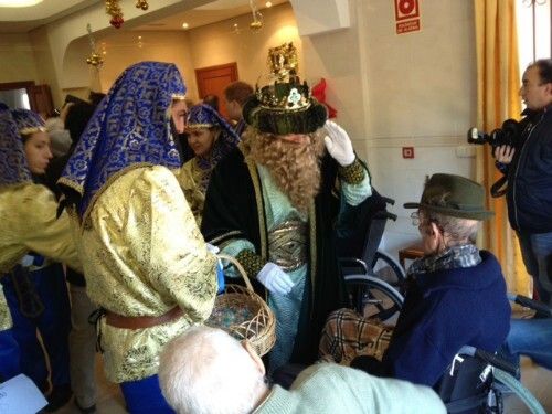 Los Reyes Magos se preparan para la gran cabalgata que recorrerá las calles de la capital