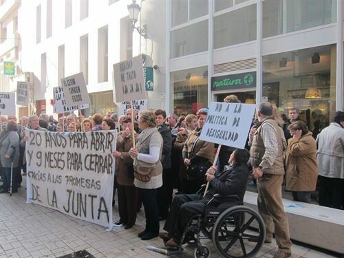 El geriátrico de El Cerro da un ultimátum a Junta y cerrará el día 31 si no cuenta con plazas concertadas