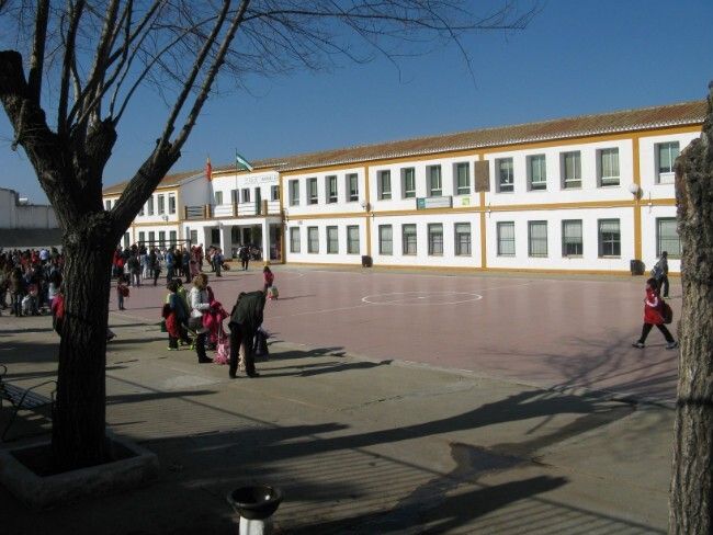 El alcalde de La Palma exige a la Junta la construcción de un nuevo edificio para el CEIP Manuel Siurot