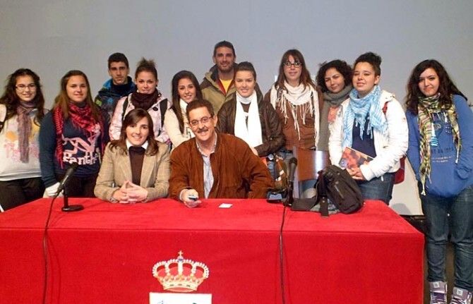 Alumnos de Isla estudian las distintas realidades sociales a través de la literatura