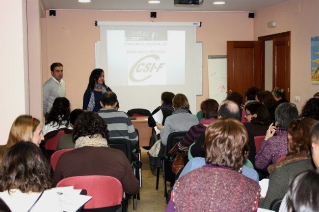 CSI-F asesora a un centenar de docentes sobre el concurso de traslados 2012