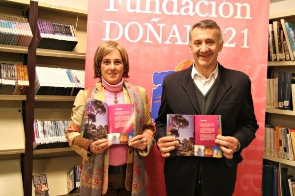 Doñana 21 da a conocer a los bonariegos los contenidos y utilidades de la Guía Turística de la Comarca