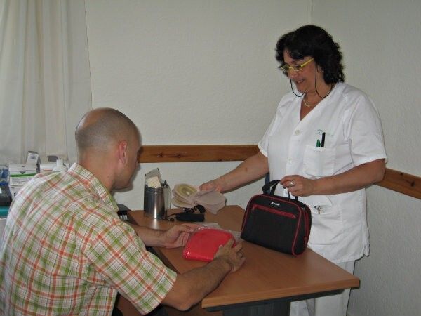 El Infanta Elena refuerza el protocolo de educación al paciente ostomizado para aprender a cuidarse