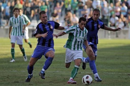 El Betis ofrece al Decano la cesión de Ezequiel