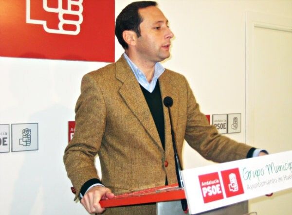 El PSOE denuncia el 'despilfarro' del equipo de Gobierno, 'que se gasta más de un millón en alquileres'
