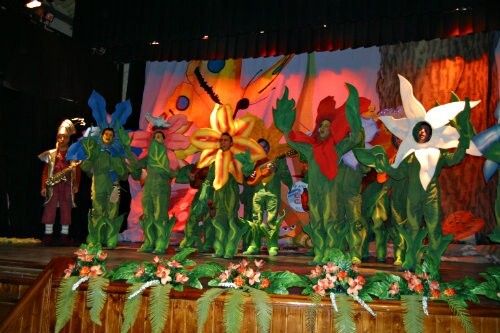 'La flor de la vida' deja el listón alto el primer día de concurso en San Juan