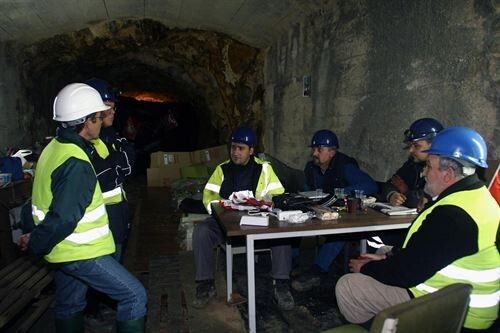 Los trabajadores de EMED Tartessus instan a la Junta a que tramite los derechos mineros a la empresa