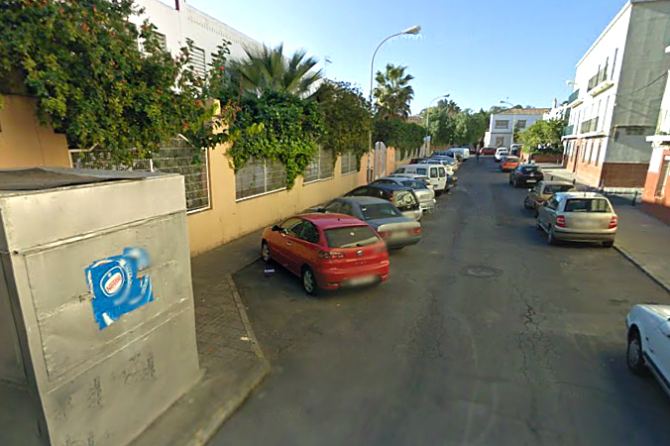 El Ayuntamiento abre expediente sancionador contra el quiosco situado junto al colegio Tartessos