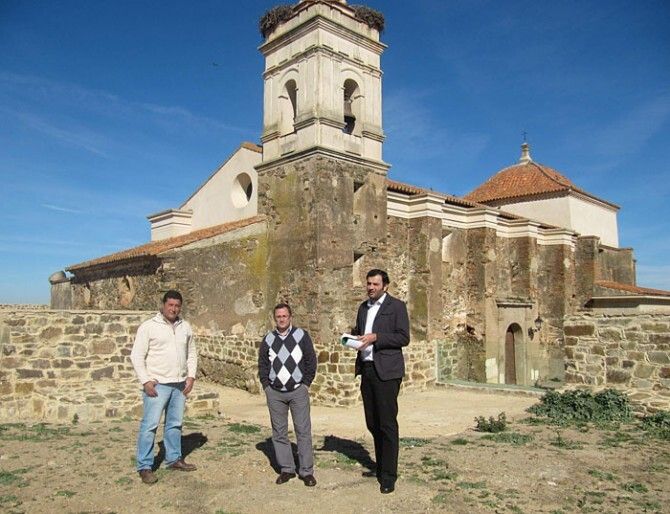 Concluyen las dos fases de restauración del recinto fortificado de Paymogo, catalogado como BIC