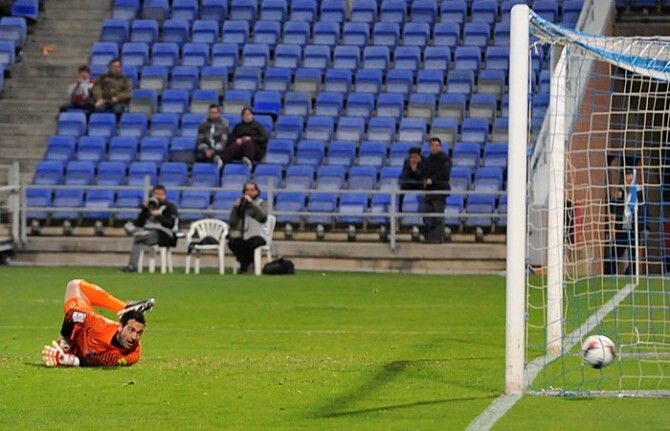 El manual de Cervera puede de nuevo con el Hércules (1-0)