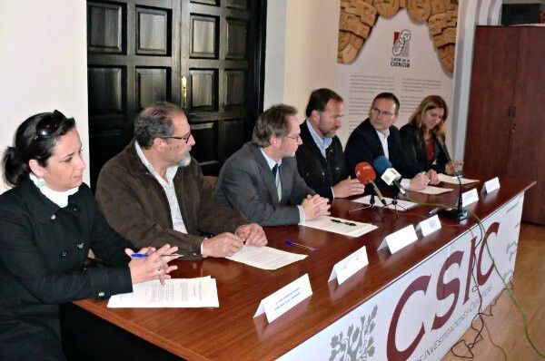 El CSIC, asociaciones de consumidores e Iberandévalo apuestan por preservar la raza porcina ibérica