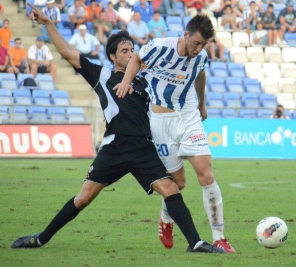 El Elche clama contra el arbitraje y abarata sus entradas antes del recibir al Recre