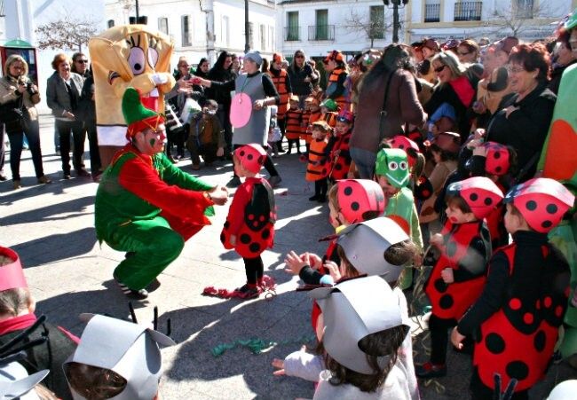El pasacalles cierra este sábado el Carnaval cartayero
