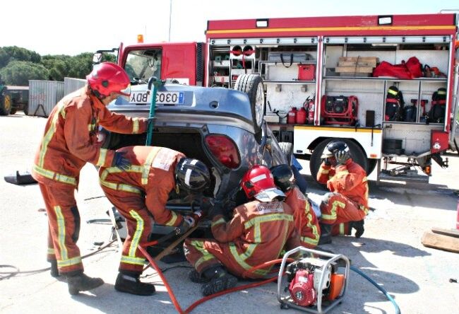 Los servicios de emergencias de Cartaya viven el rescate de las víctimas de un accidente de tráfico