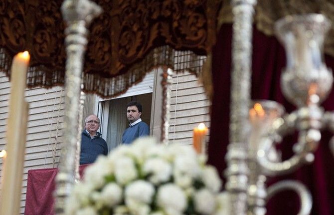 El buen hacer cofrade de la Sagrada Cena y la Virgen del Rosario abren la Semana Mayor de Huelva