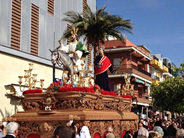 El nuevo paso de La Borriquita de Punta Umbría estrena nueva talla de San Juan Evangelista