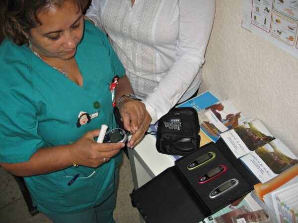 El Infanta Elena y Huelva Diabetes impulsan la creación de un aula de pacientes para formar en autocuidados a adolescentes