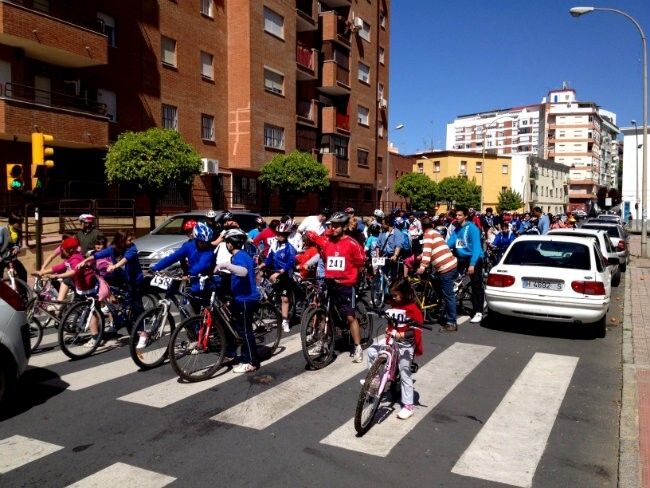 Pedaleo solidario en el Parque Moret