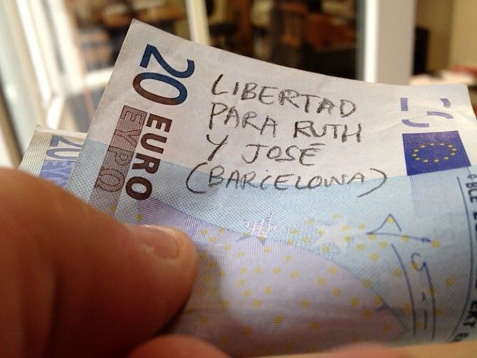Una campaña de Facebook hace circular billetes para pedir 'la libertad' de Ruth y José