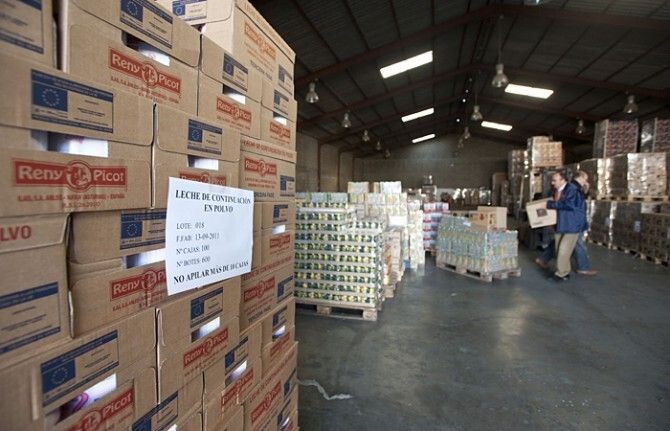 El Banco de Alimentos organiza la 'Operación kilo' en el Hipermercado Carrefour durante el viernes y el sábado