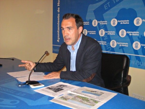 El PSOE teme que el PP no dé prioridad al empleo onubense en el proyecto de ampliación del Carrefour