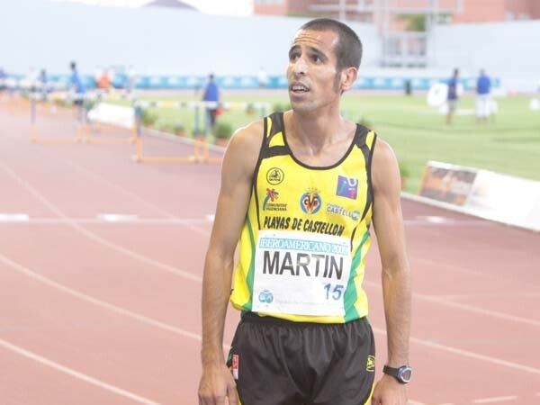 Emilio Martín acaba séptimo en una precipitada vuelta al 1.500
